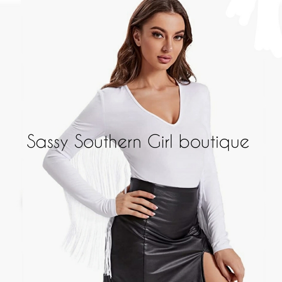 ⭐🆕 Fringe Boho western white fringe bodysuit - Picture 2 of 10